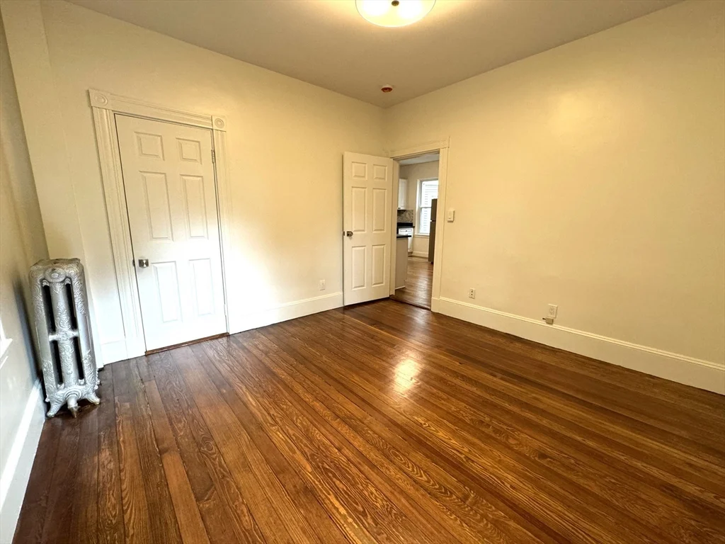 11 East Milton Rd, High Street Hill