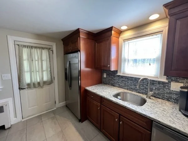 375 Elm St, Braintree