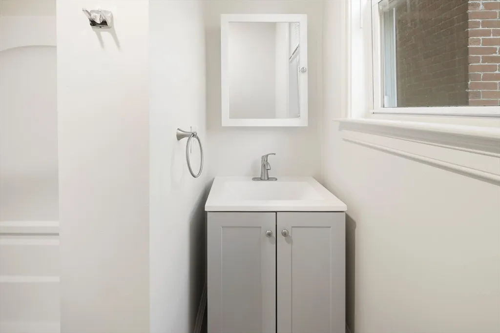 53 Copeland St, Roxbury