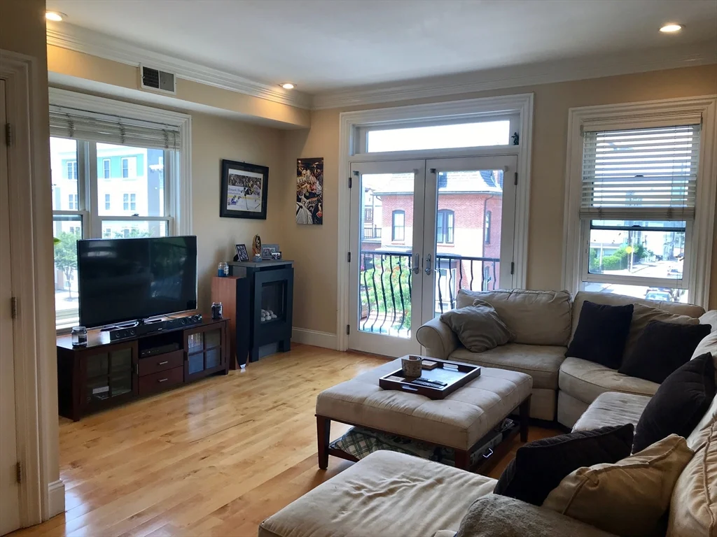 360-362 Dorchester St, South Boston