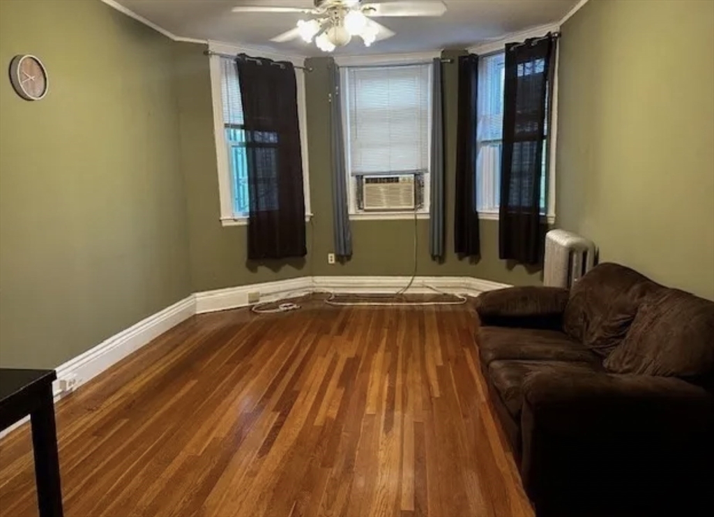 380 Riverway, Mission Hill