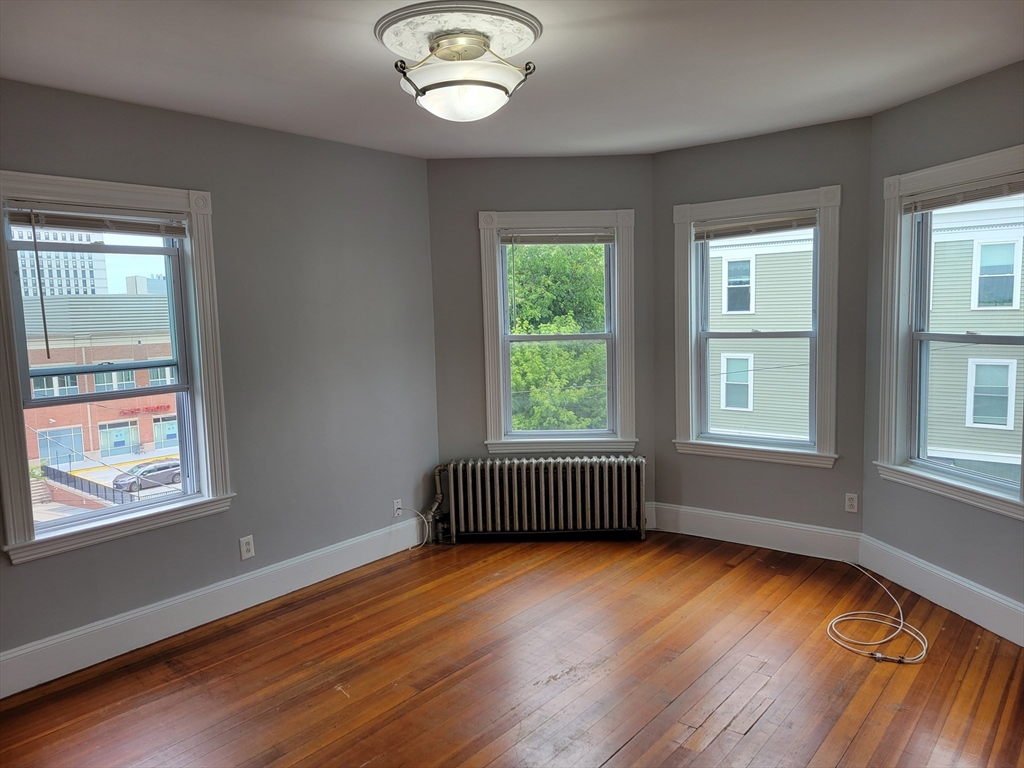 33 Calumet St, Mission Hill