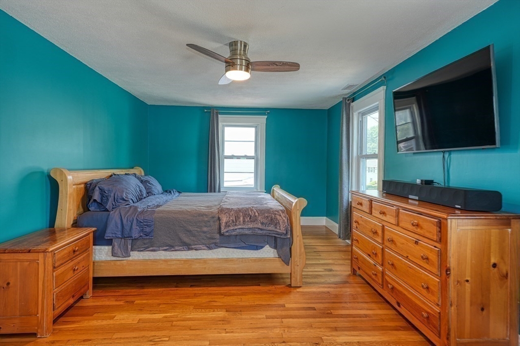 85 Roosevelt Rd, Medford