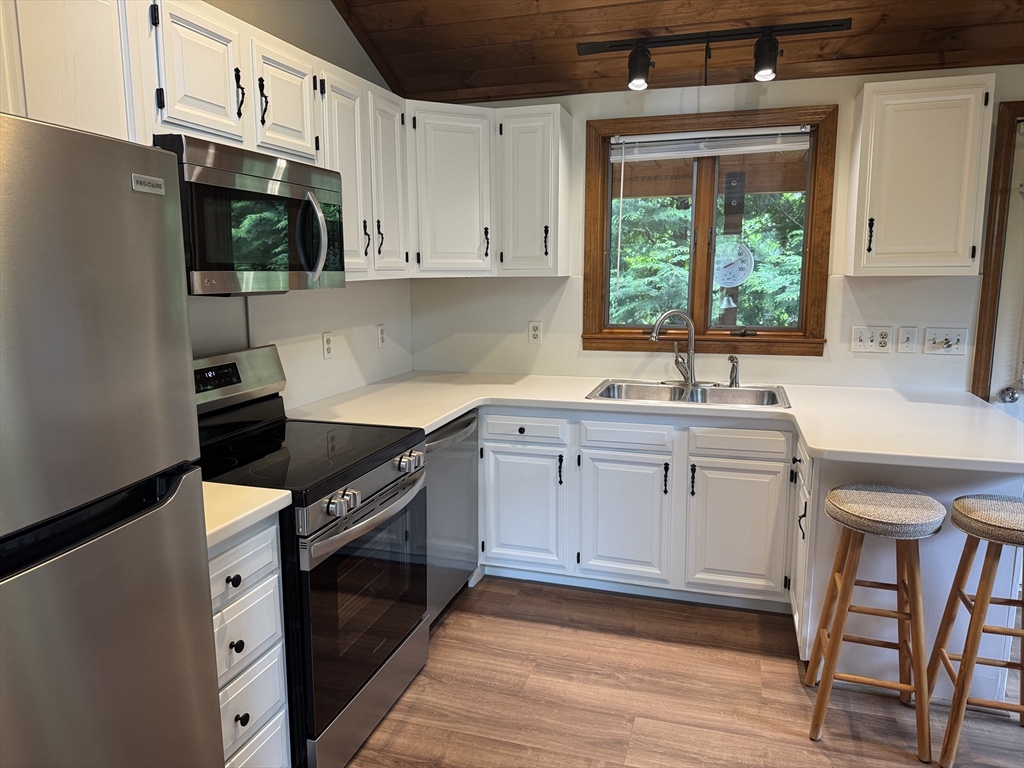 271 Wanoosnoc Rd, Fitchburg