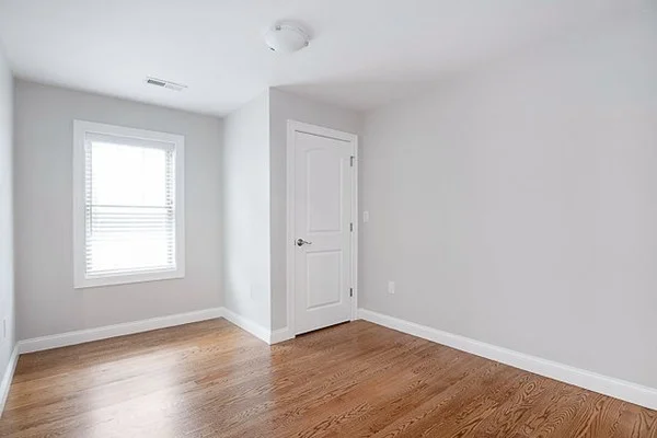 20B Hawthorne, Roxbury