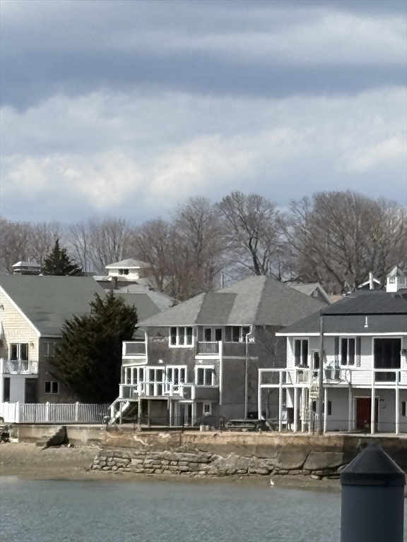 31 Hampton Cir, Hampton Hill