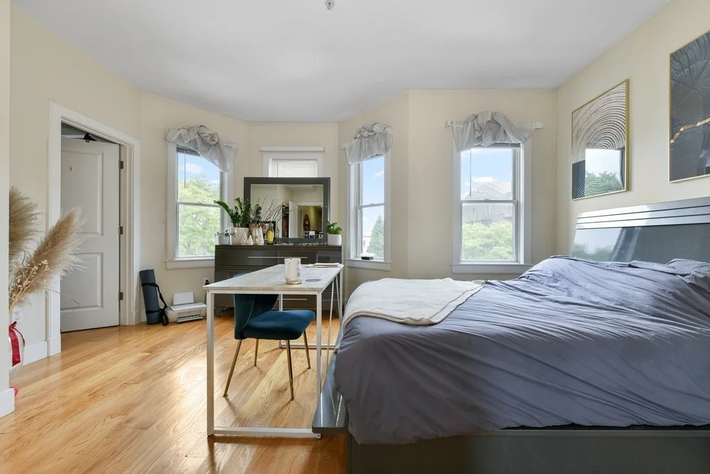 327 W Broadway, South Boston