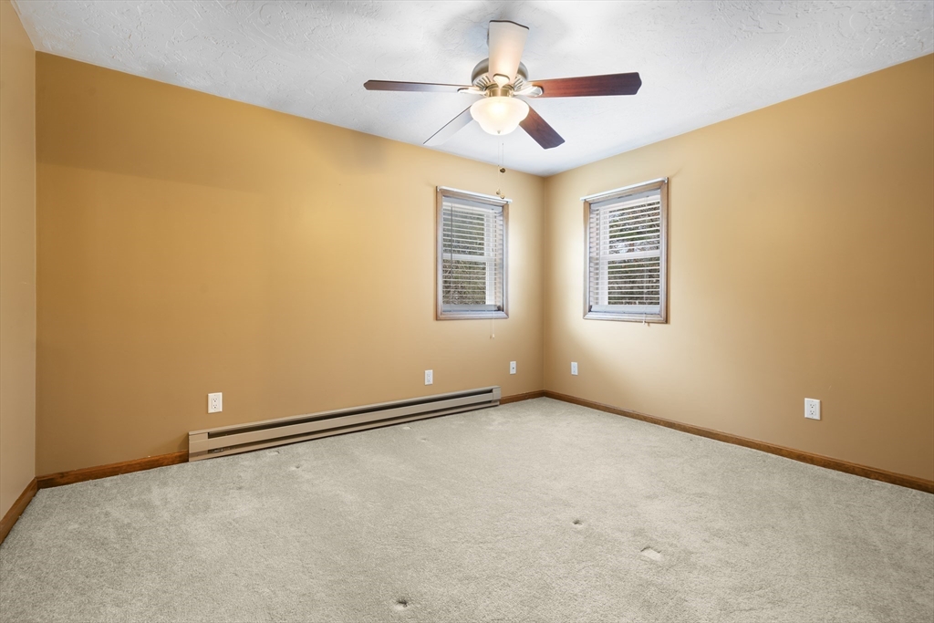 9 Greylock Ave, Shrewsbury