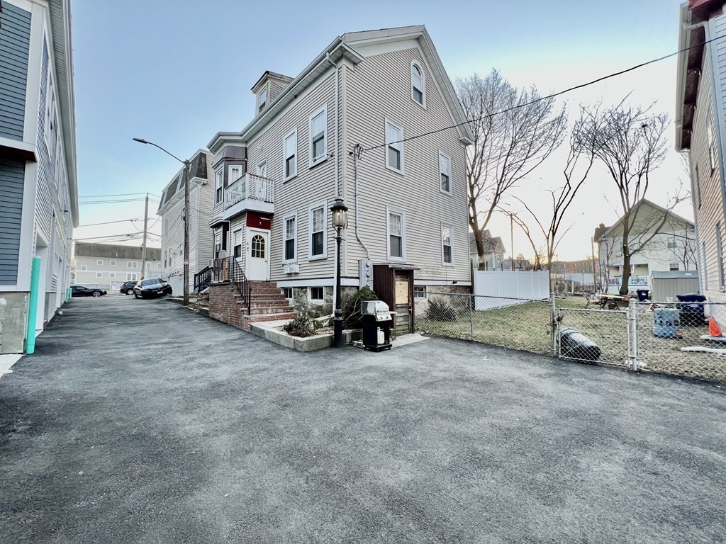 4 bed, 2 bath apartment for rent at 4 Cottage Ct Unit 2, Roxbury — photo 21 of 22