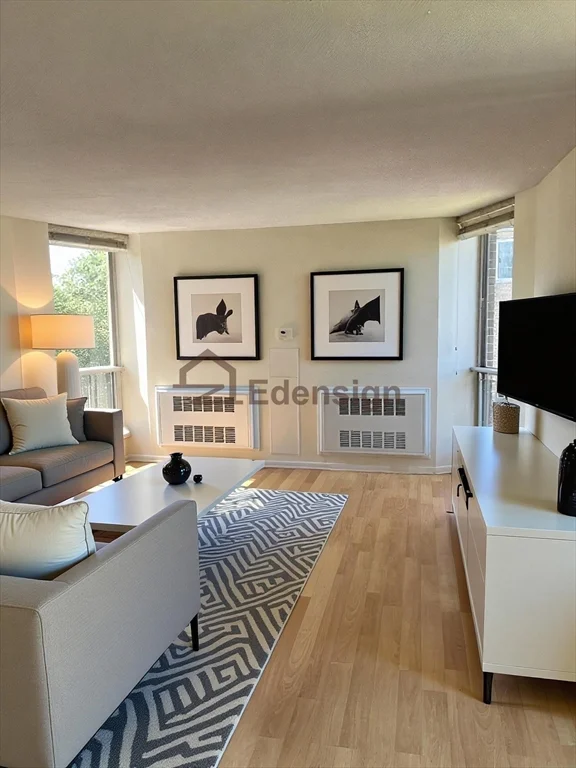 33 Pond Ave, Brookline Village