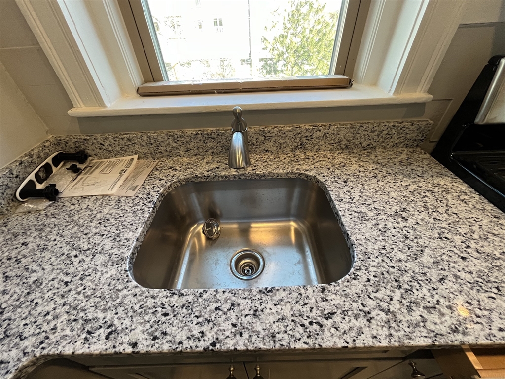 108 Bristol Rd, Medford