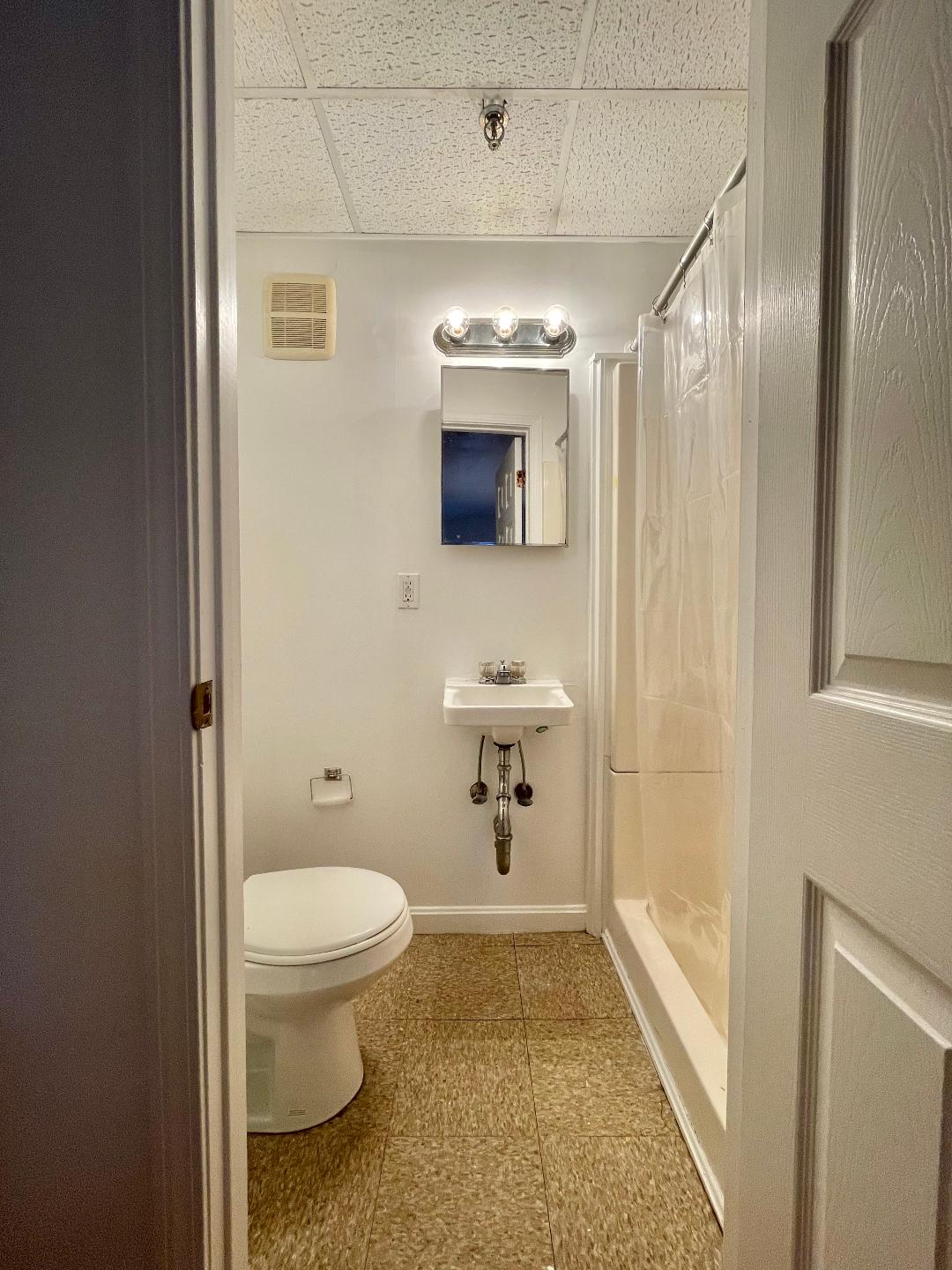 1061 Beacon St, Longwood