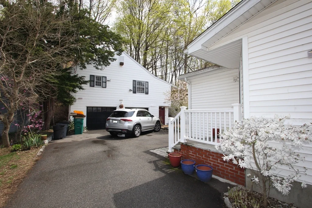 24 Arlington Rd, Woburn