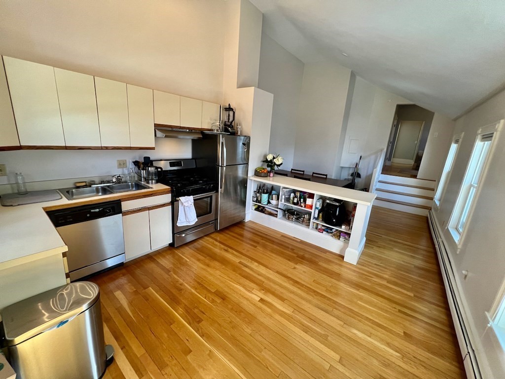 66 Telegraph St, South Boston