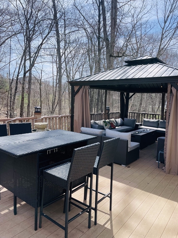 10 Sheryl Dr, Shrewsbury