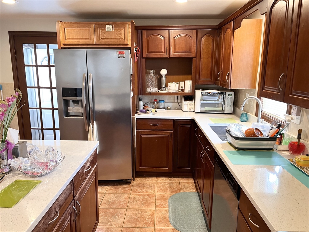 470 Pleasant St, Canton