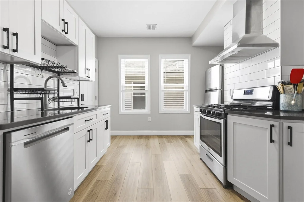 125-127 Arsenal St, Watertown