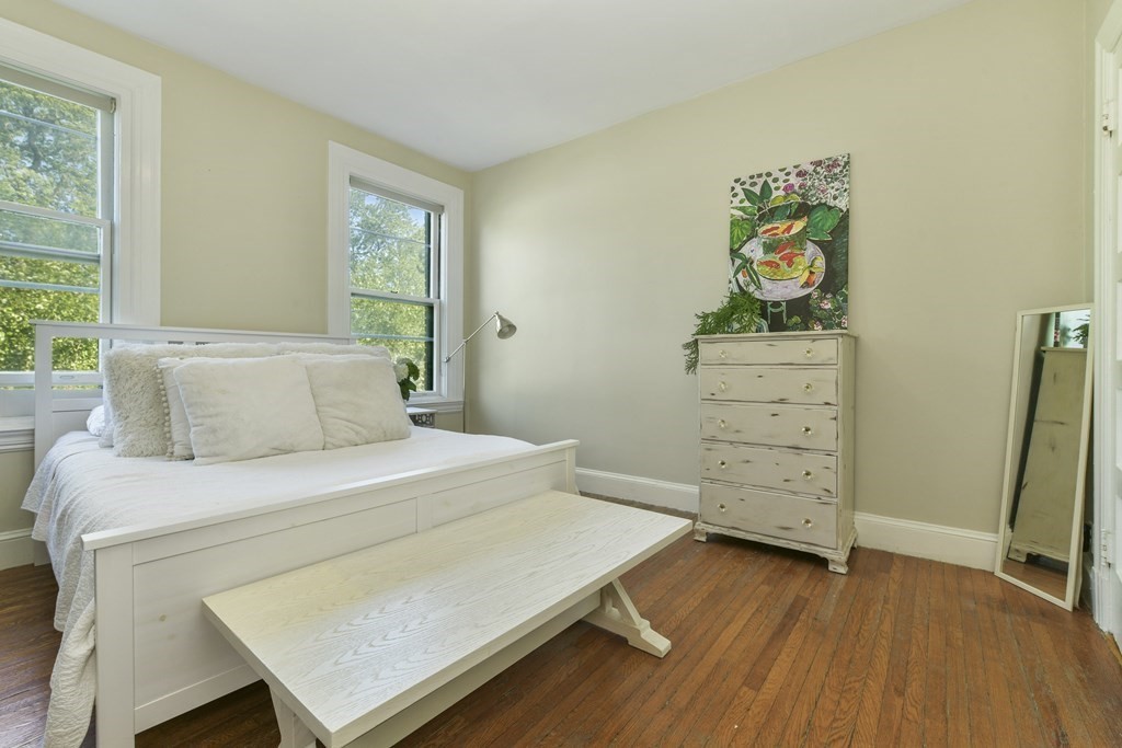 1060 Beacon St, Coolidge Corner