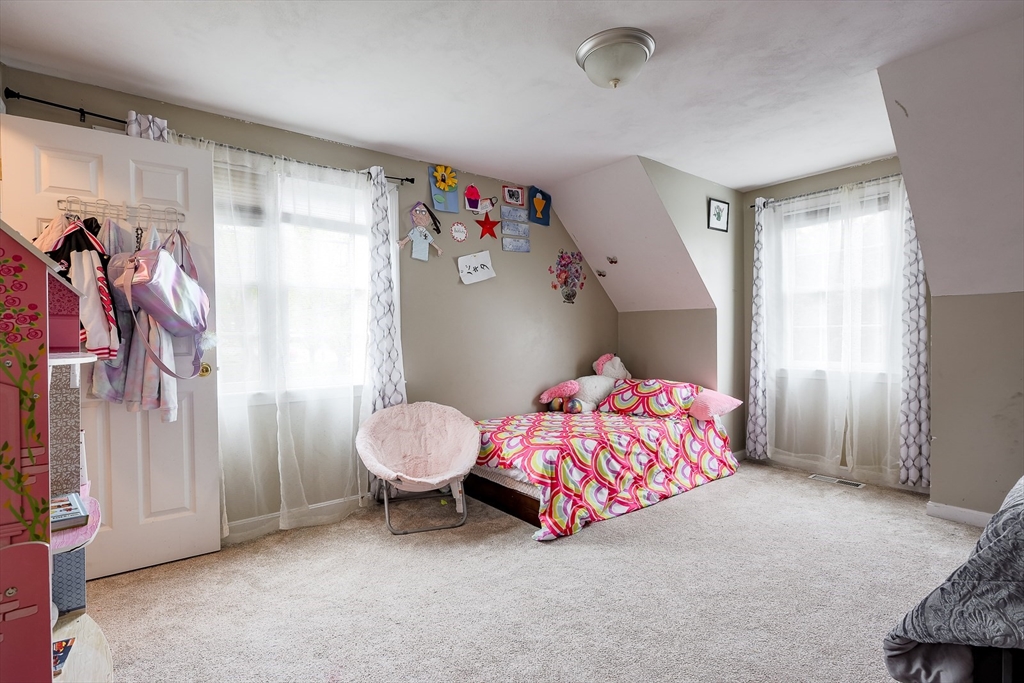 348 Osgood St, North Andover