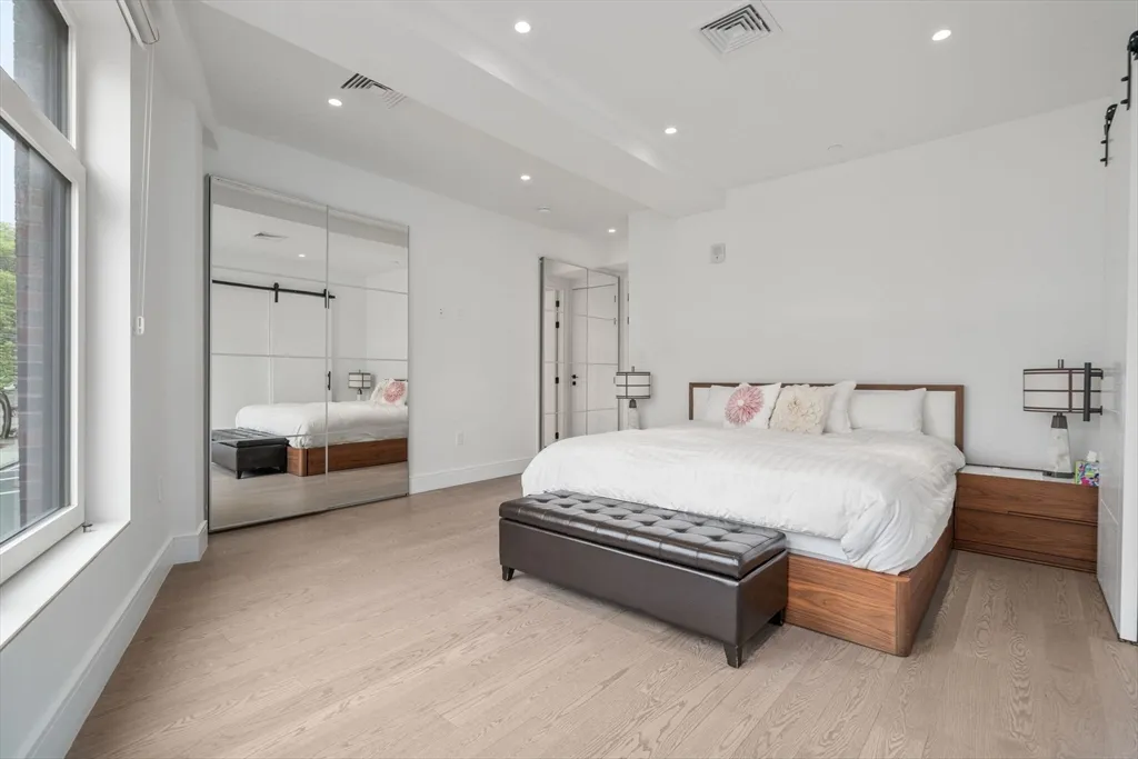 69 Walnut, Boylston Street