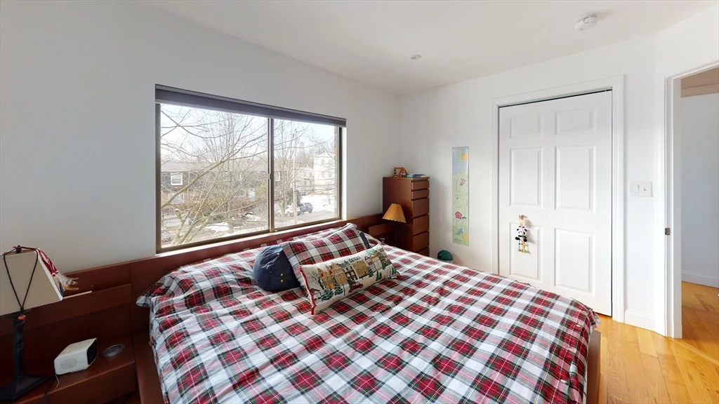 22-24 Broadlawn Park, Chestnut Hill