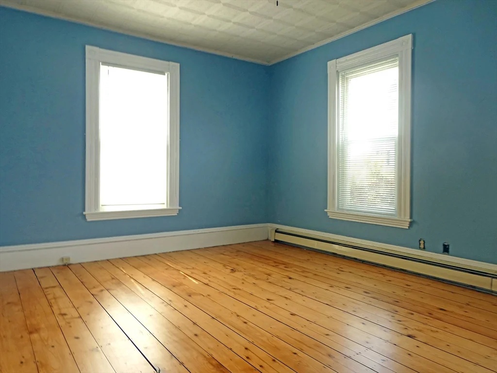 55 Everett St, Middleboro