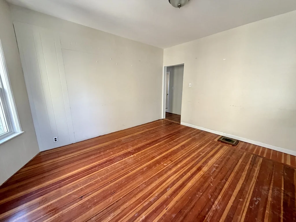 21 Oakland Ave, Everett