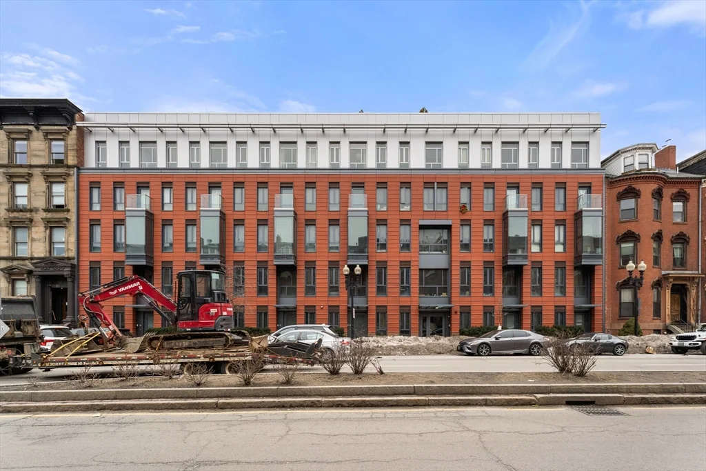 691 Massachusetts Ave, South End