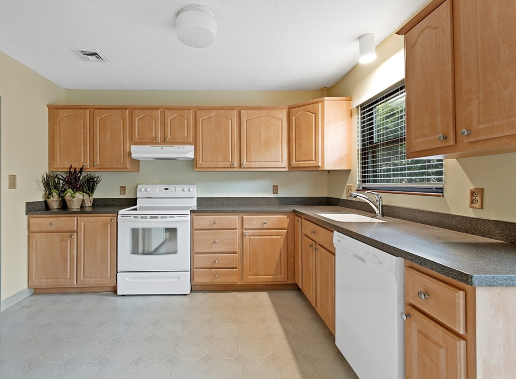 38 Rocky Nook, Malden