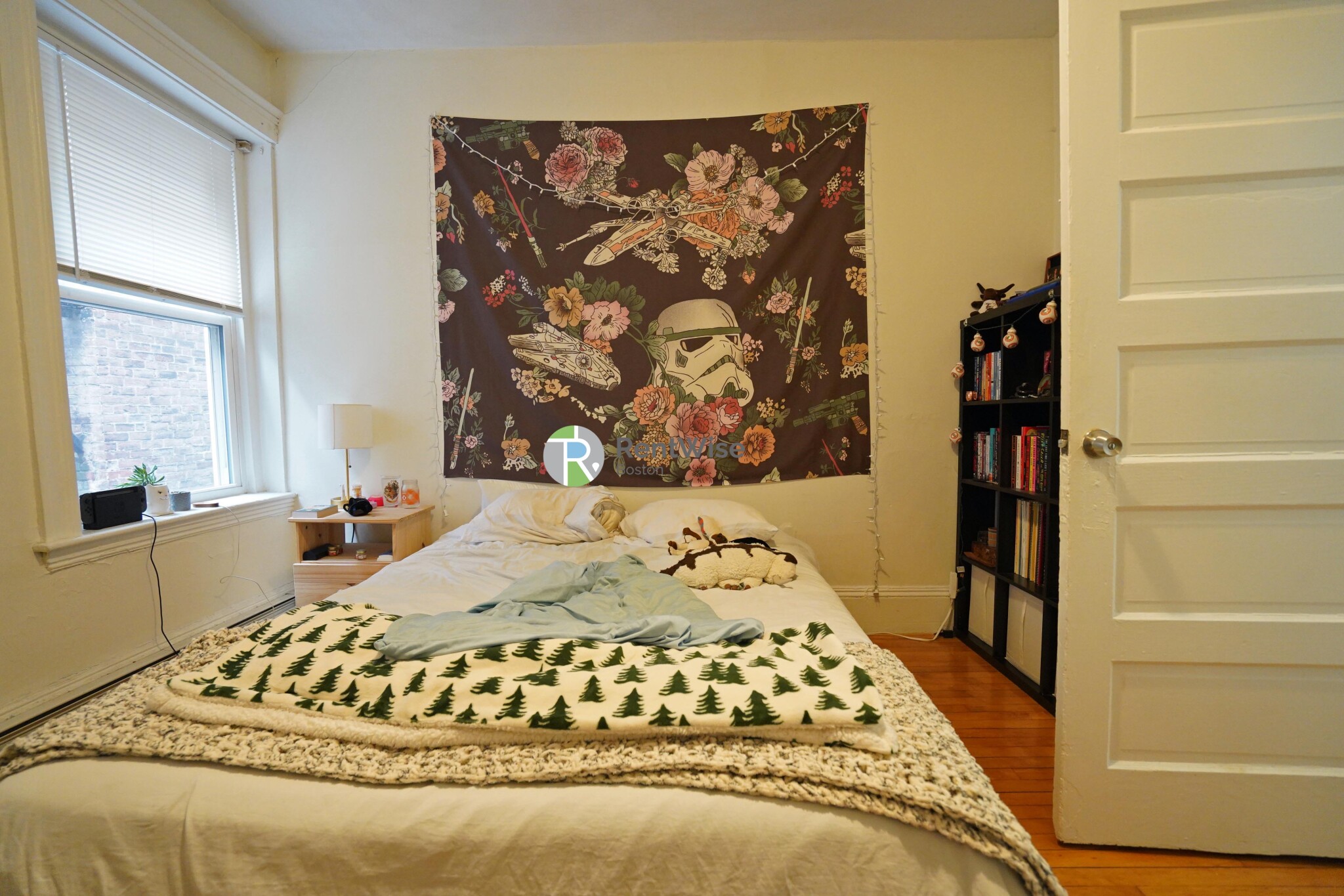 1322 Commonwealth Ave, Brighton