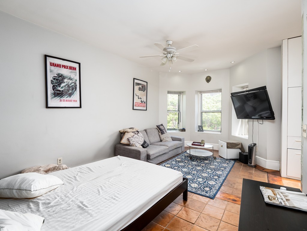 30 Gloucester St, Back Bay