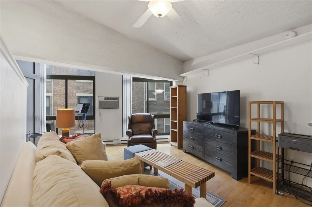 12 Stoneholm St, Back Bay