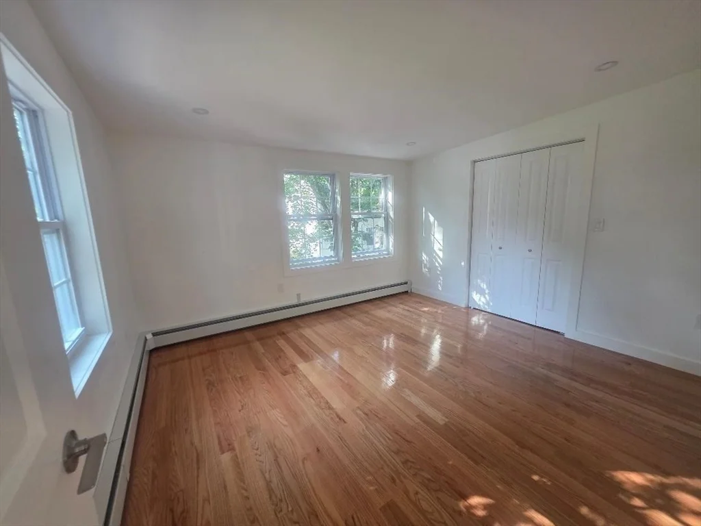 5 N Central Ave, Wollaston