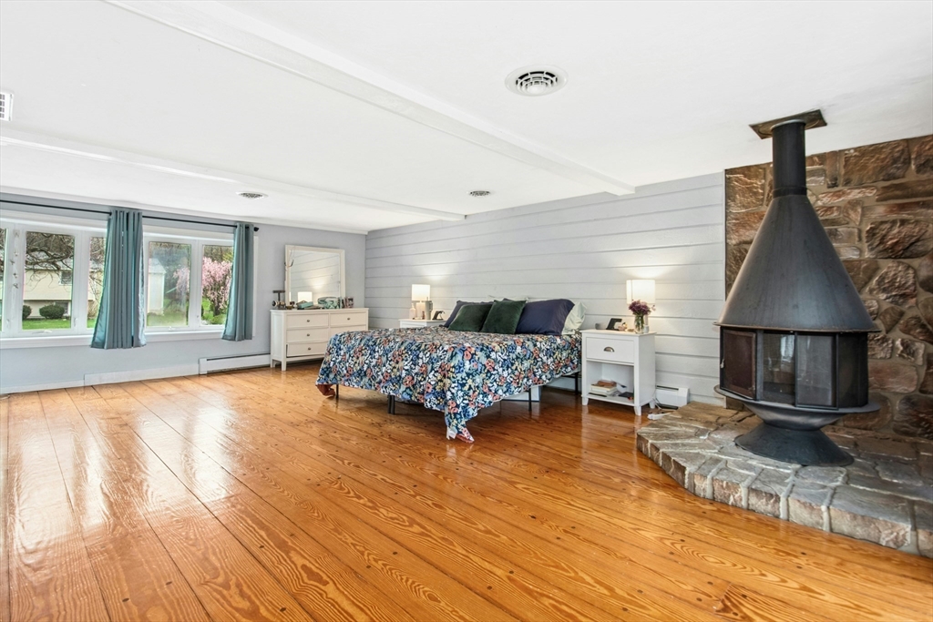 67 S Oxford Rd, Millbury