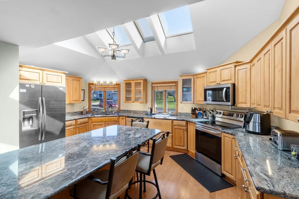 2 Windward Way, Sconticut Neck