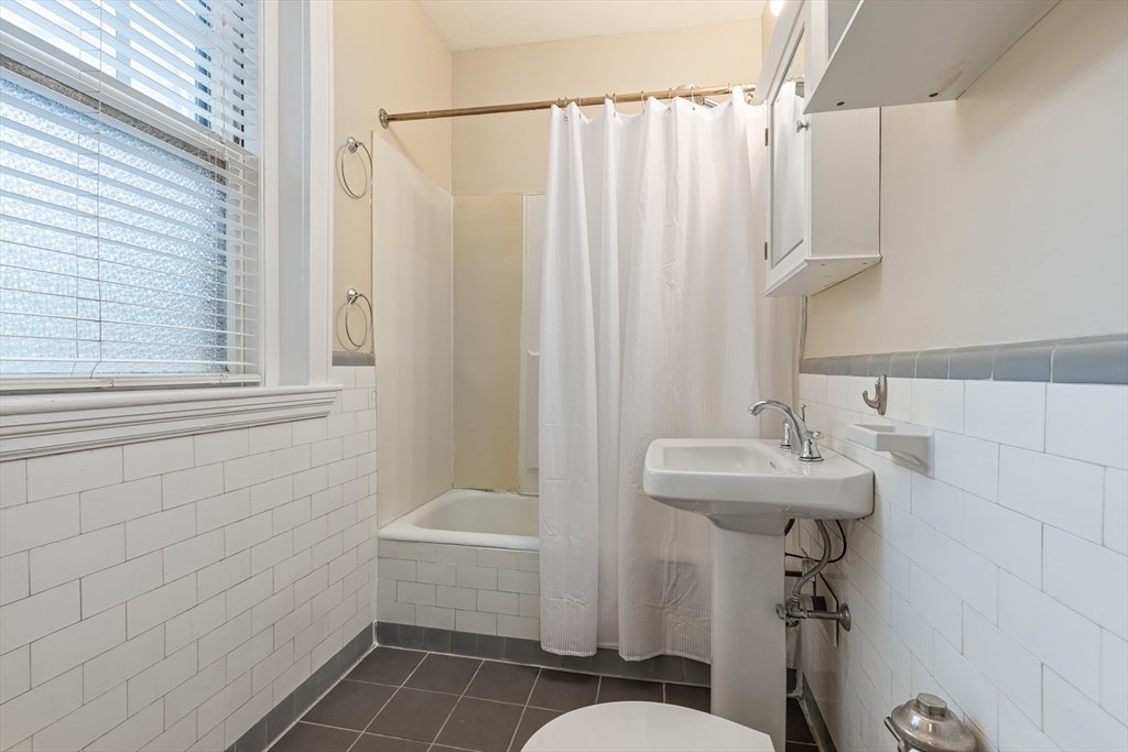 2035 Commonwealth Ave, Brighton