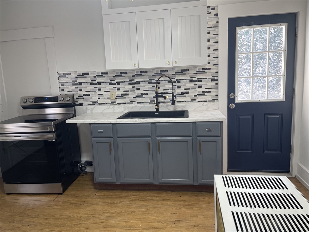 462 Main St, Gardner