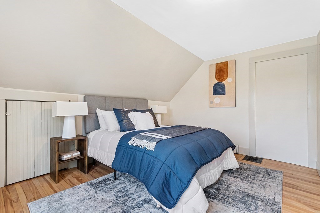 121 Hewlett St, Roslindale