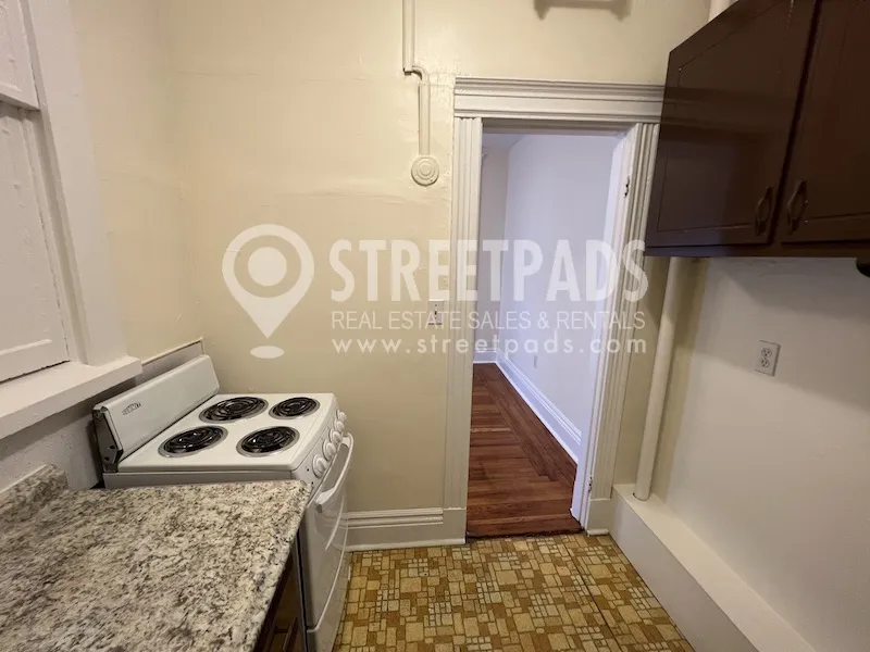 25 Park Dr, Fenway