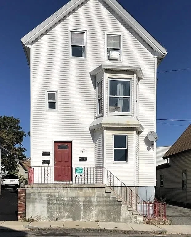 32 Wamesit St, Lowell