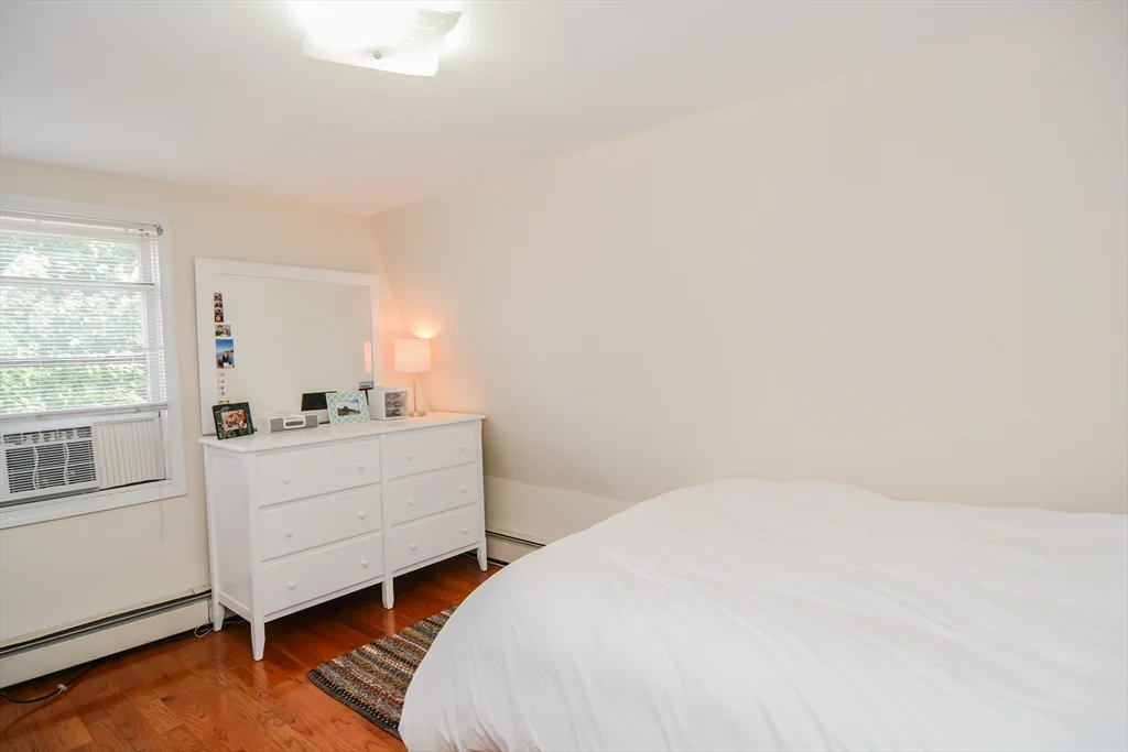 546 East 8th St, South Boston