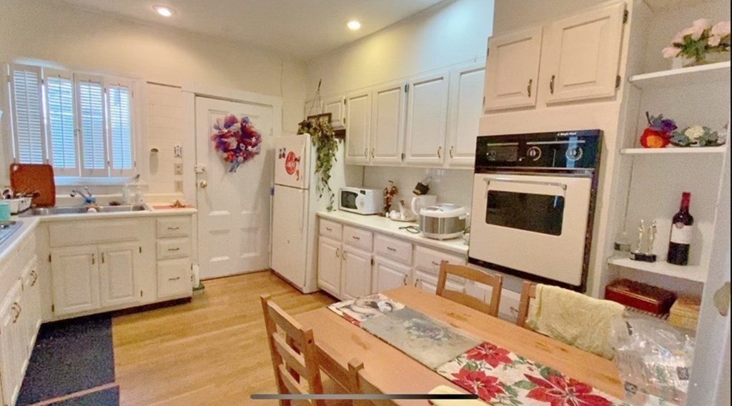 83 Putnam Ave, Riverside