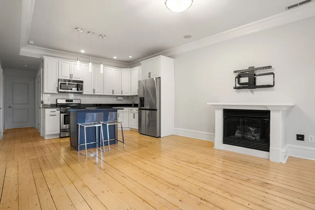 703 East 4th St, South Boston