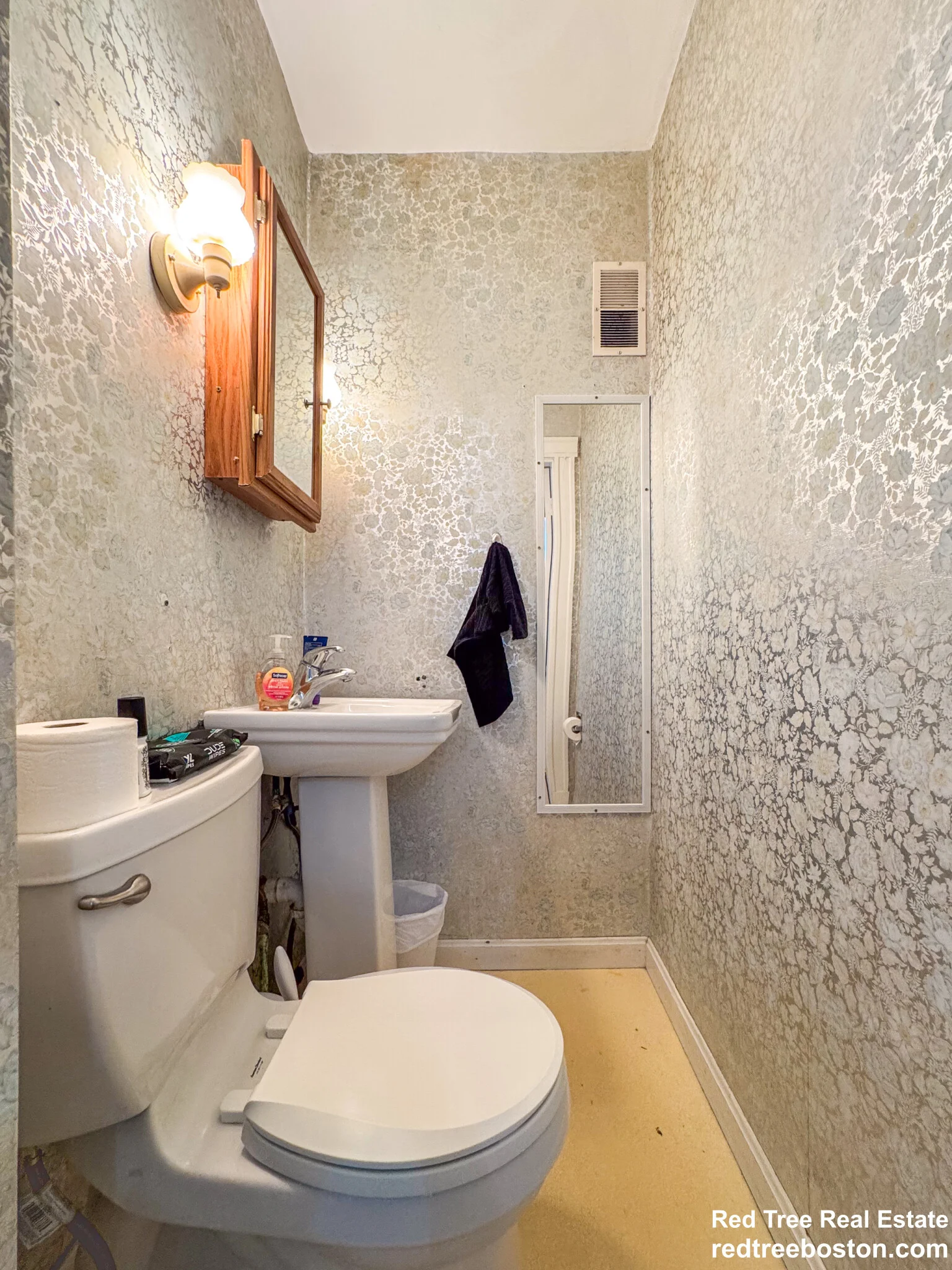 28 Manet Rd, Chestnut Hill