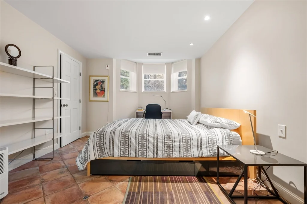 14 Craigie St, West Cambridge