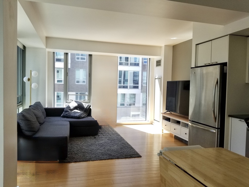 2 Earhart, East Cambridge