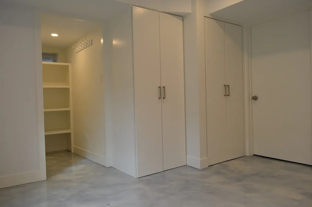 10 Gloucester Ave, Gloucester