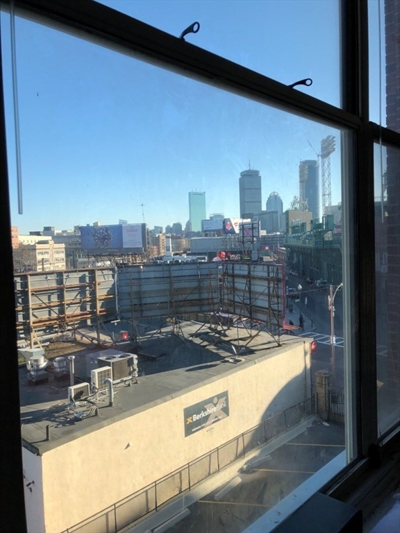 61 Brookline Ave, Fenway