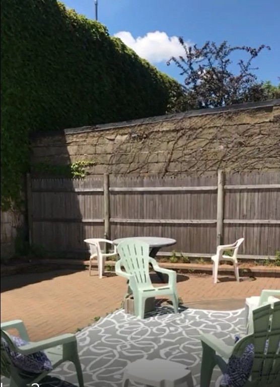 172A Charles St, East Cambridge