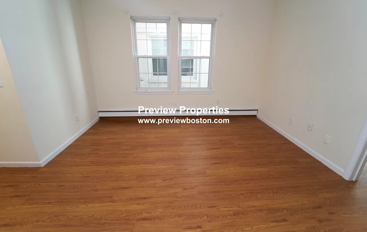 74 South Huntington Ave, Jamaica Plain